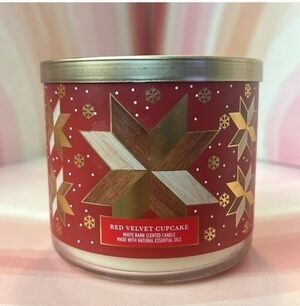 NEW Bath & Body Works 3 Wick Candle ❤️ Red Velvet  Cupcake 🧁 Holiday *